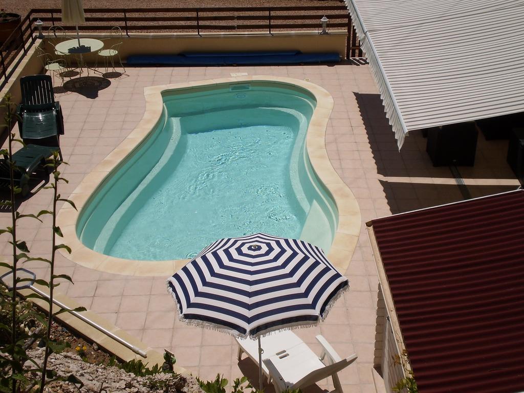 Gîte les Roziers Montmurat Zimmer foto